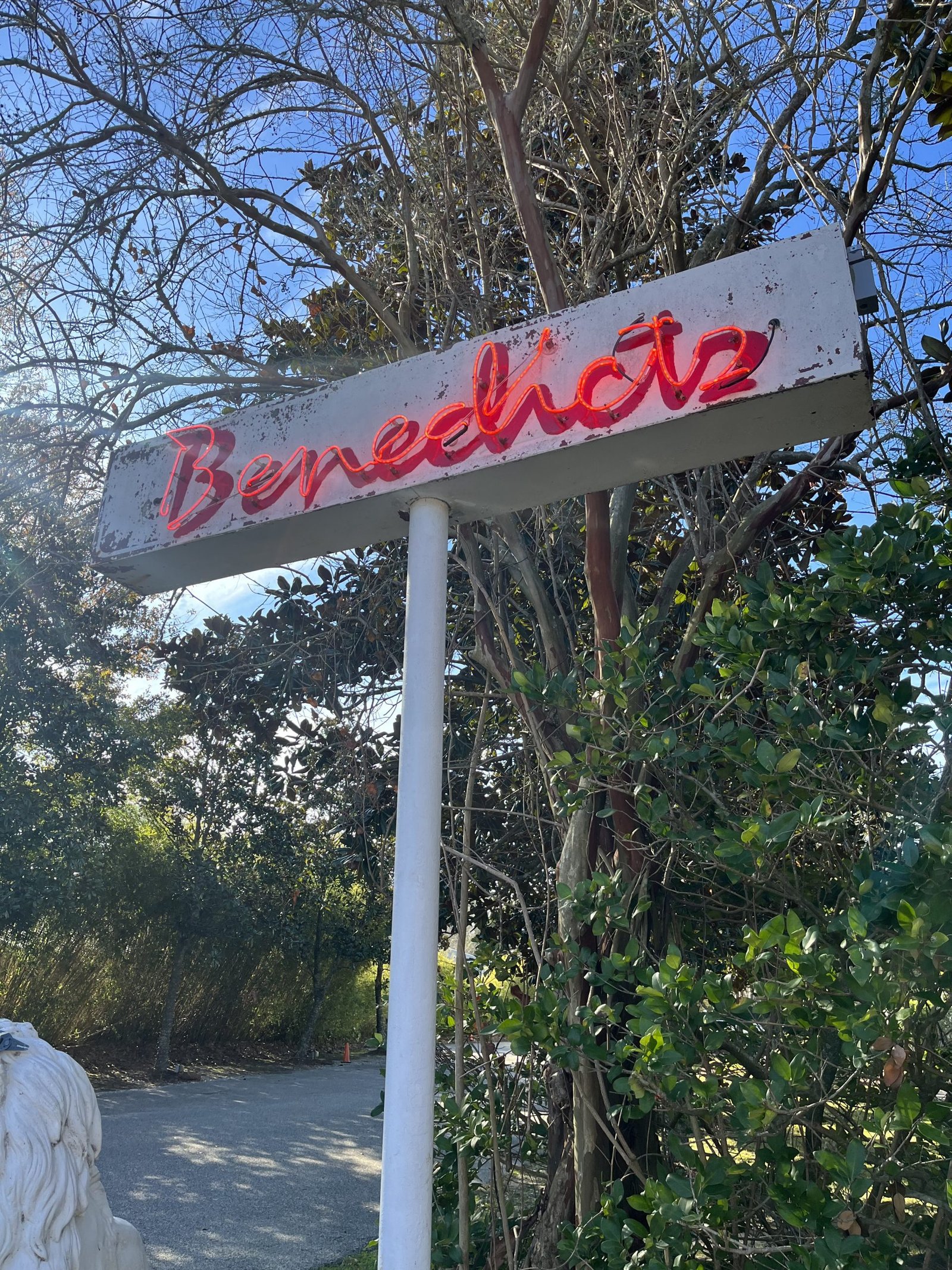 Benedicts Type of Signs Offered